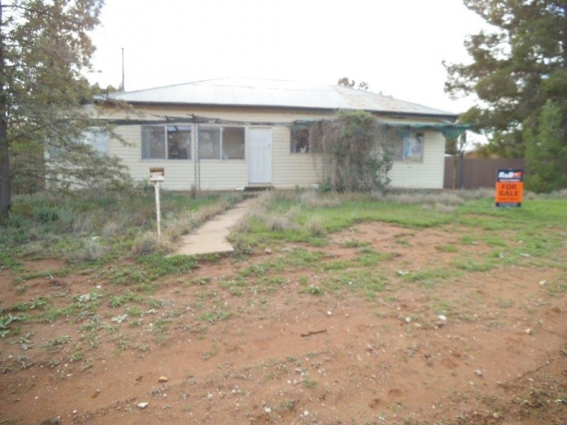 1 Molesworth Street, Hillston NSW 2675