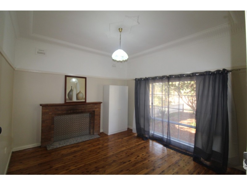 6 Binguie Street, Griffith NSW 2680