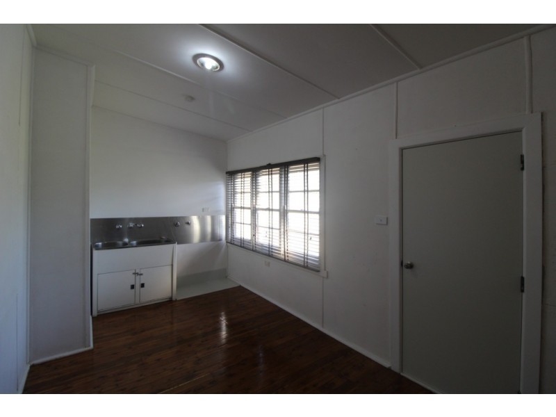 6 Binguie Street, Griffith NSW 2680
