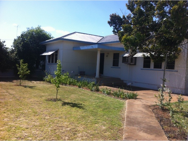 7 Kooba Street, Griffith NSW 2680