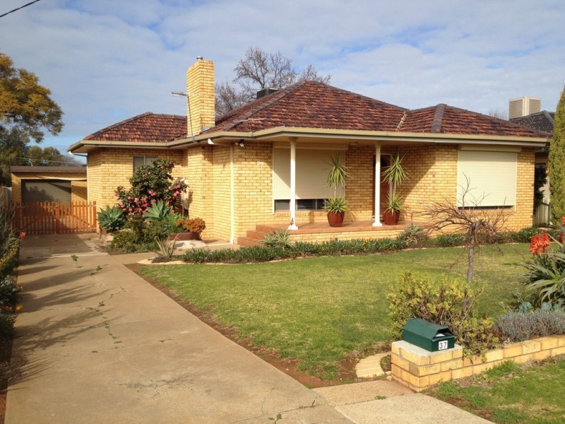 37 Probert Avenue, Griffith NSW 2680