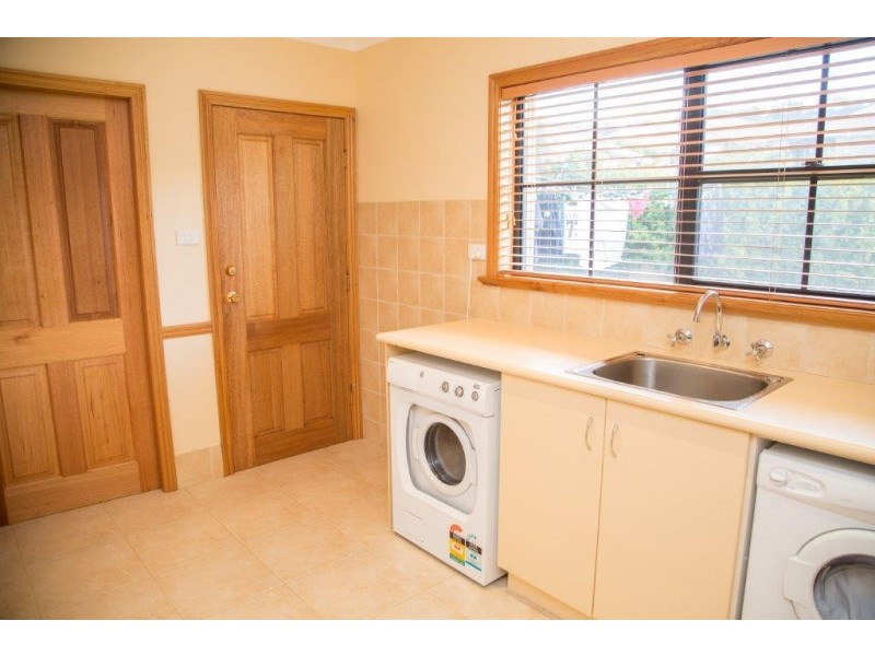 34 Nicholls Street, Griffith NSW 2680