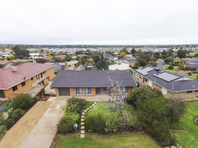 24 Holmes Crescent, Griffith NSW 2680