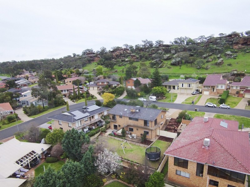 24 Holmes Crescent, Griffith NSW 2680