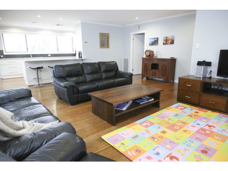 24 Holmes Crescent, Griffith NSW 2680