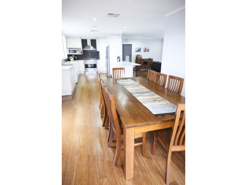 24 Holmes Crescent, Griffith NSW 2680