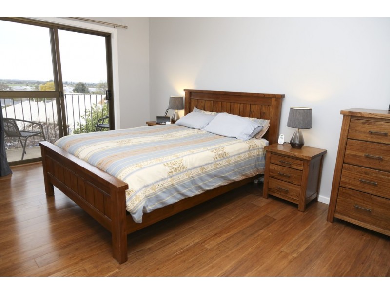 24 Holmes Crescent, Griffith NSW 2680