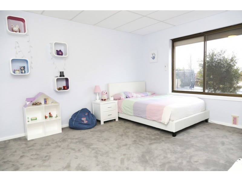 24 Holmes Crescent, Griffith NSW 2680