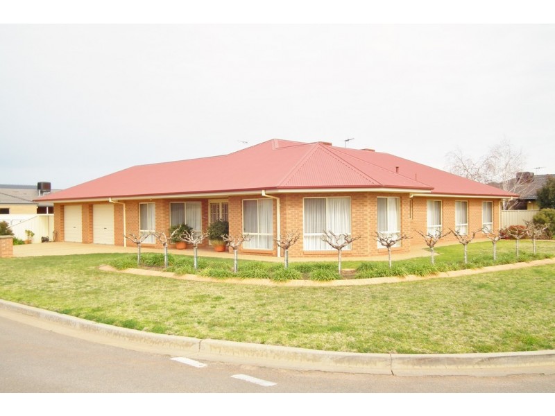 25 Little Road, Griffith NSW 2680