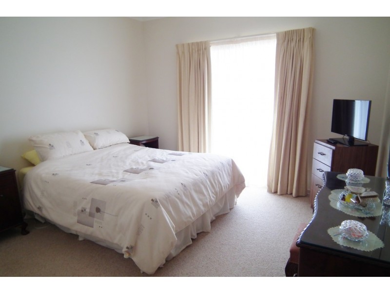 25 Little Road, Griffith NSW 2680