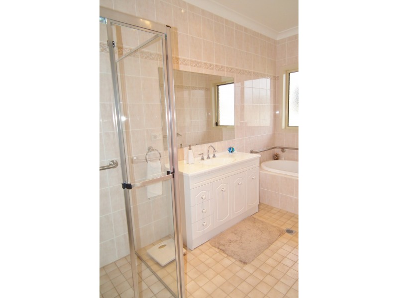 25 Little Road, Griffith NSW 2680