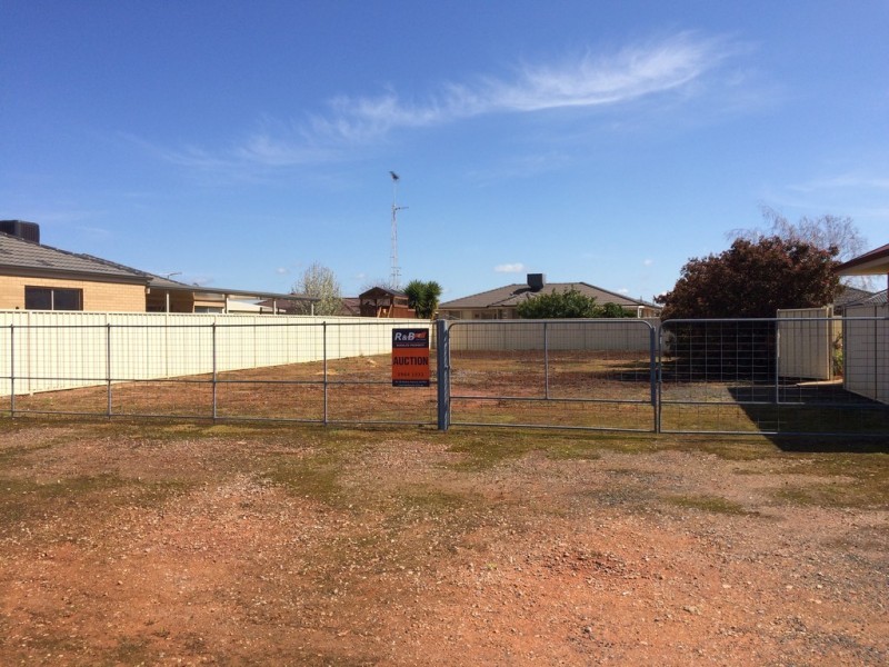 25 Little Road, Griffith NSW 2680