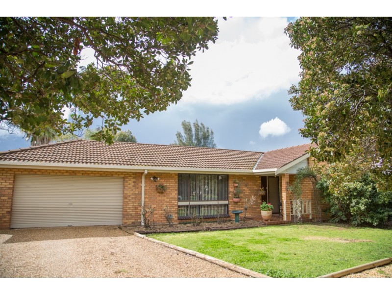 23 School Street, Hanwood NSW 2680