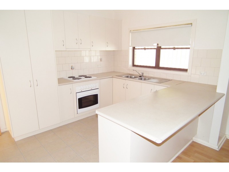 6 Cregan Place, Griffith NSW 2680