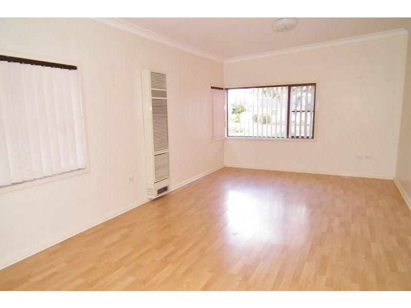 6 Cregan Place, Griffith NSW 2680