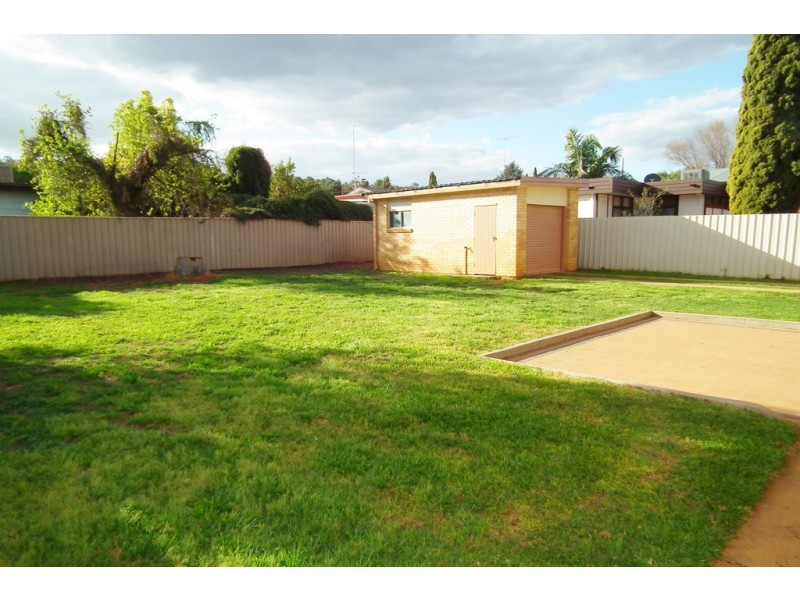 6 Cregan Place, Griffith NSW 2680