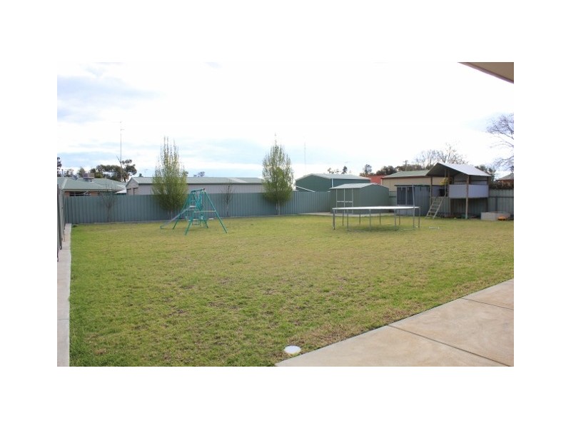 32 Currawong Crescent, Coleambally NSW 2707