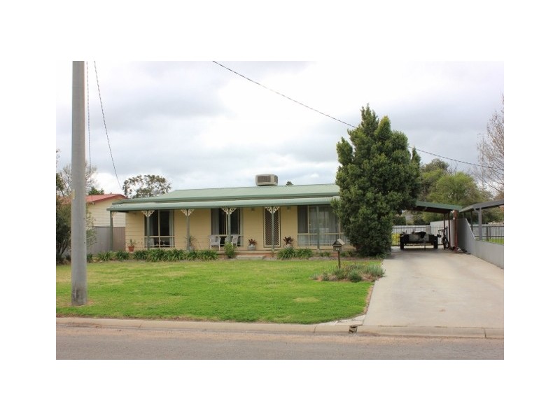 25 Currawong Crescent, Coleambally NSW 2707