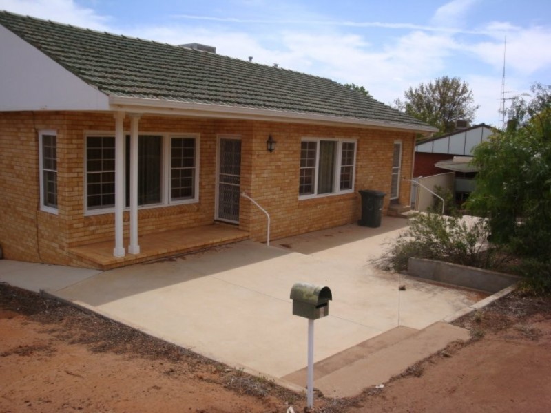 6 Ortella Street, Griffith NSW 2680