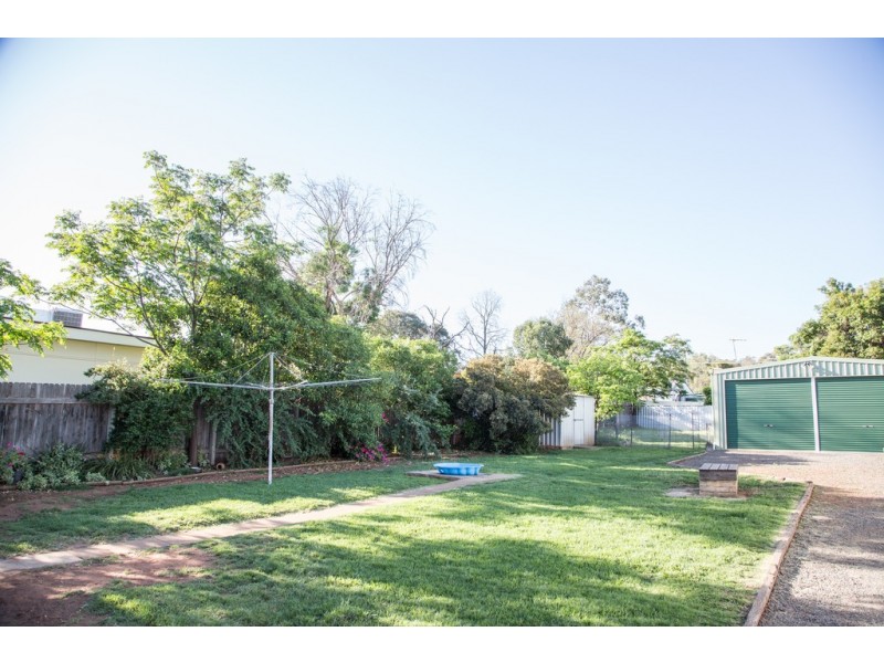 11 Walter Bull Crescent, Griffith NSW 2680