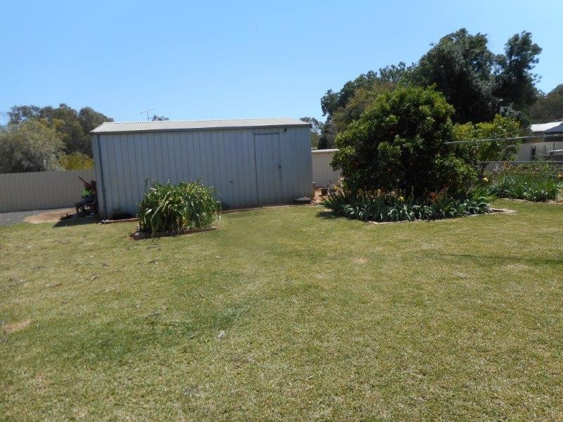 19 Charles Street, Hillston NSW 2675