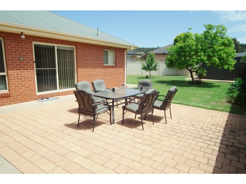 10 Ballestrin Street, Griffith NSW 2680