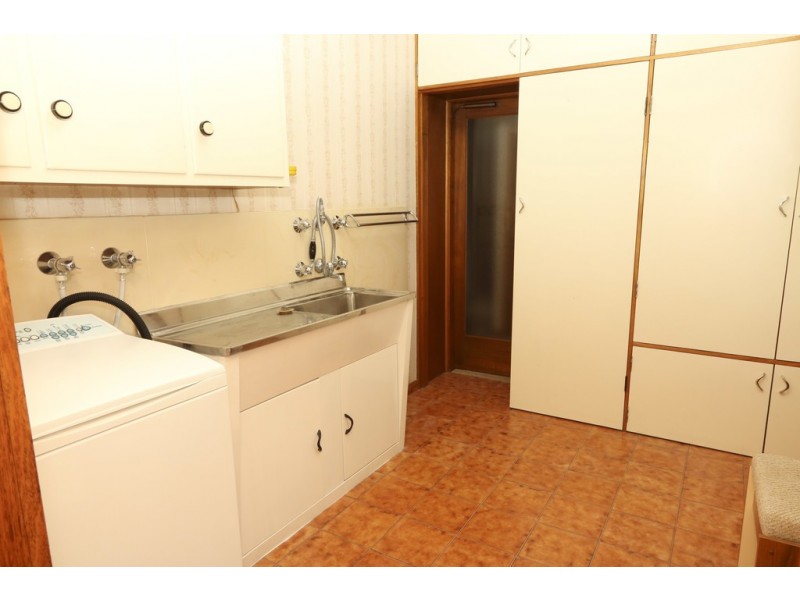 1316 Walla Avenue, Griffith NSW 2680