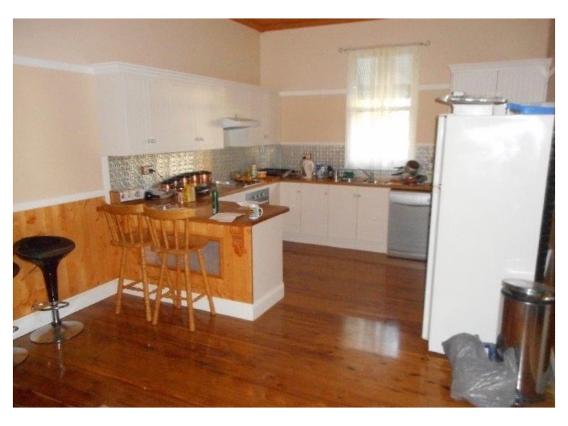 8 Henry Street, Hillston NSW 2675