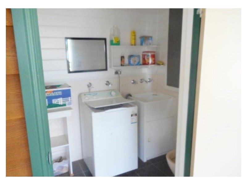 8 Henry Street, Hillston NSW 2675