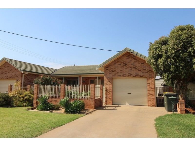2/45 Bowditch Place, Griffith NSW 2680