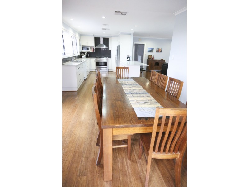 24 Holmes Crescent, Griffith NSW 2680