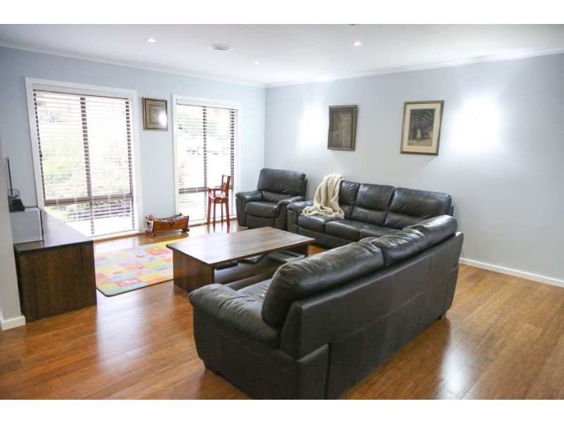 24 Holmes Crescent, Griffith NSW 2680