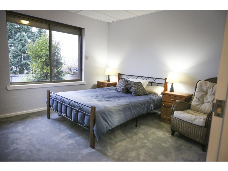 24 Holmes Crescent, Griffith NSW 2680