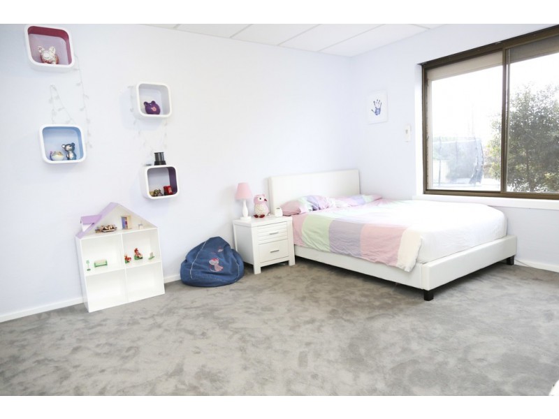 24 Holmes Crescent, Griffith NSW 2680