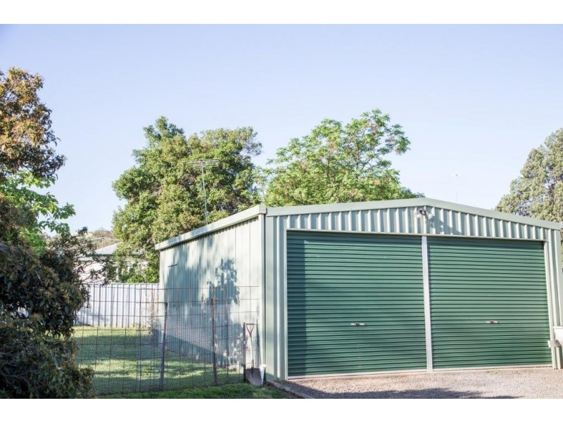 11 Walter Bull Crescent, Griffith NSW 2680