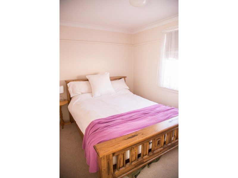 11 Walter Bull Crescent, Griffith NSW 2680