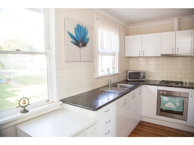 11 Walter Bull Crescent, Griffith NSW 2680