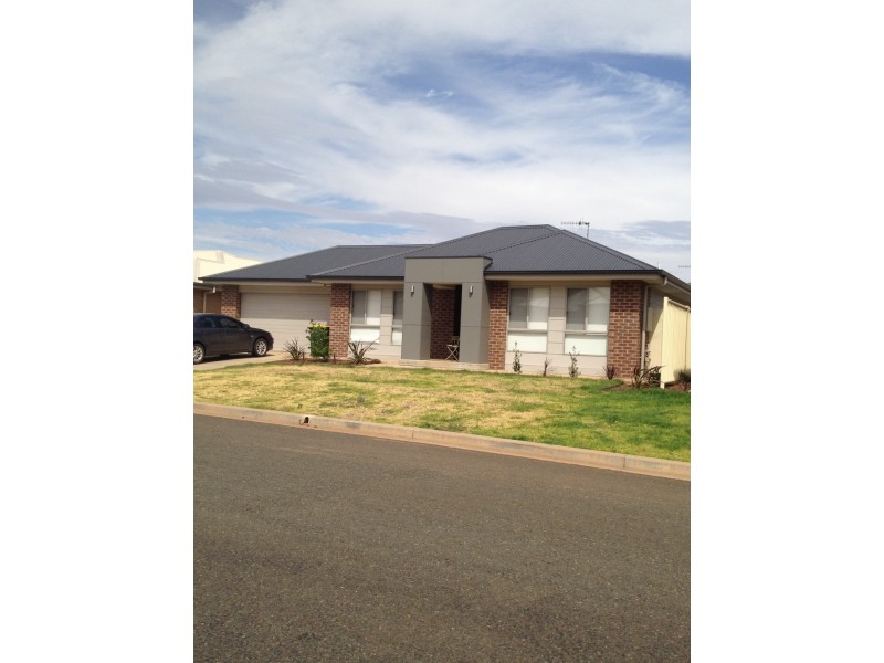 8 Brooks, Griffith NSW 2680