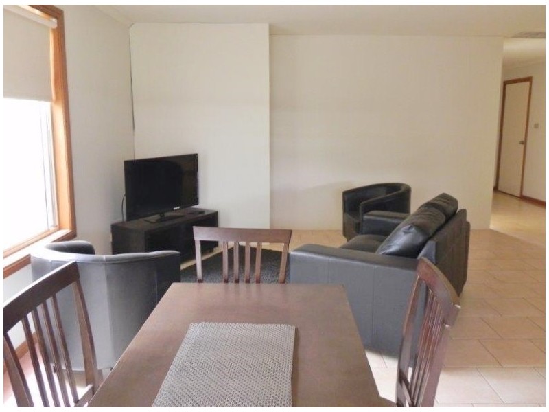 3 Burns Street, Hillston NSW 2675