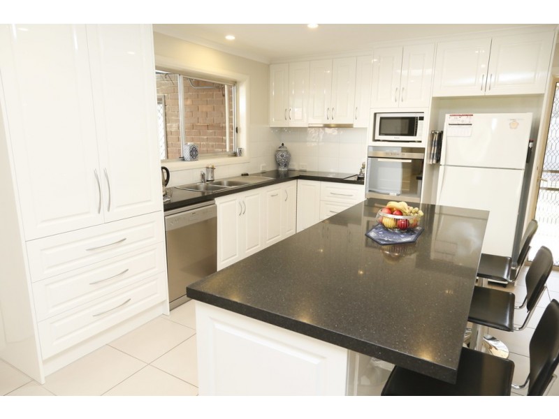 8 Foster Place, Griffith NSW 2680