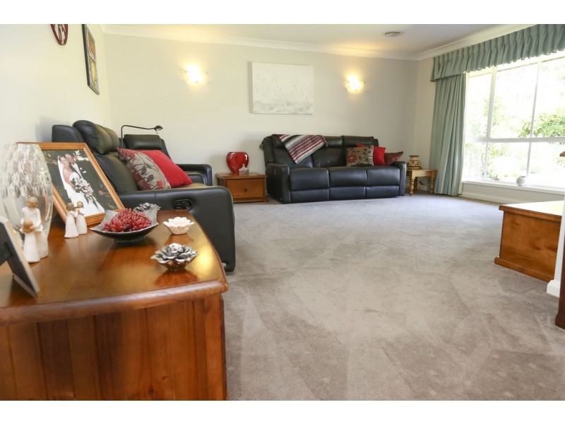 8 Foster Place, Griffith NSW 2680