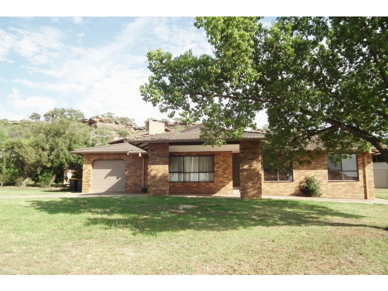 56 Doolan Crescent, Griffith NSW 2680