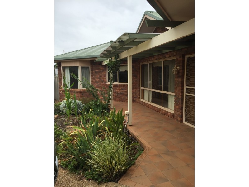 2/54 Messner Street, Griffith NSW 2680