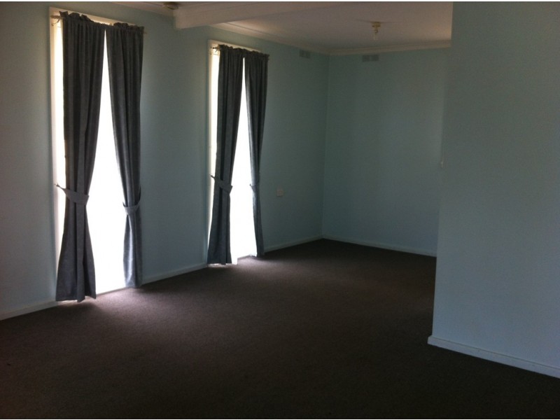 2 SOUTH AVENUE, Yenda NSW 2681