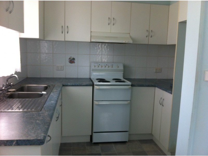 2 SOUTH AVENUE, Yenda NSW 2681