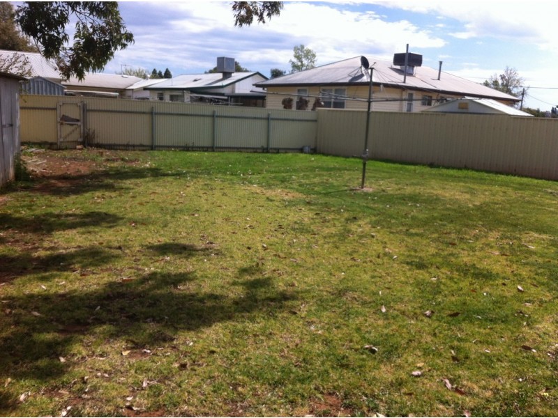 2 SOUTH AVENUE, Yenda NSW 2681