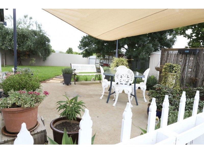 706 McCormack Road, Yoogali NSW 2680