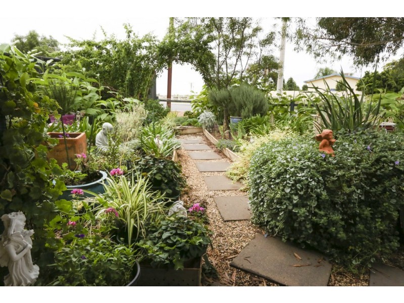 706 McCormack Road, Yoogali NSW 2680