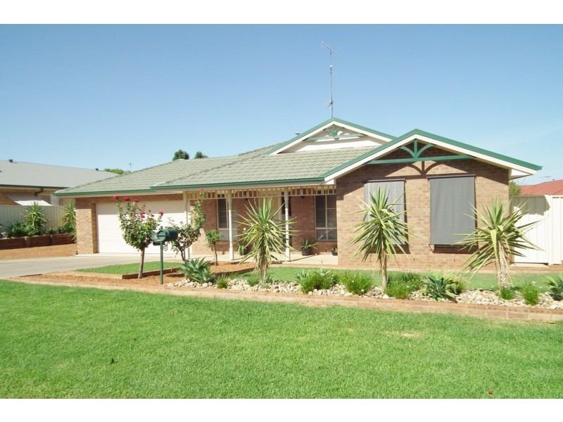 13 Rowley Street, Griffith NSW 2680