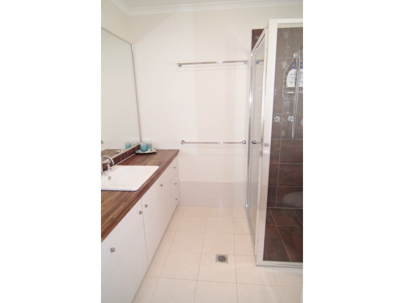 13 Rowley Street, Griffith NSW 2680